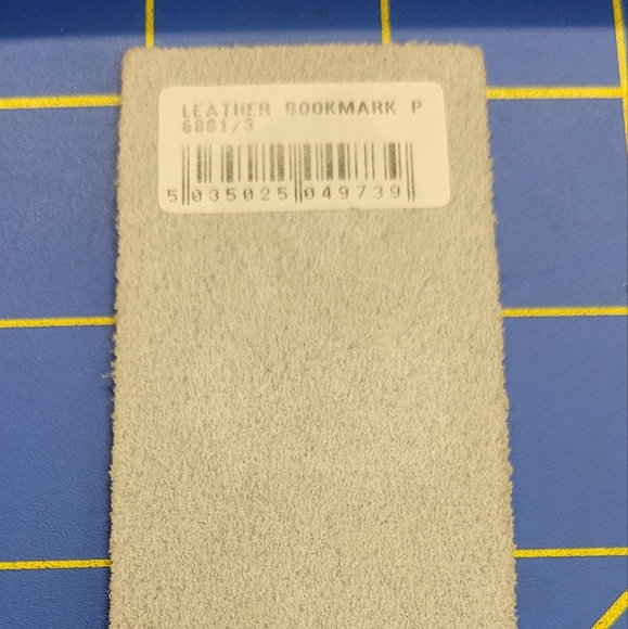 Scotland Leather Bookmark 9" White & Gold - Picture 5 of 6